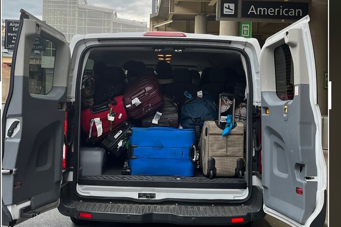 private Ronald Reagan, Washington National Airport transfer - The ride: clean shuttles and helpful DC guidance