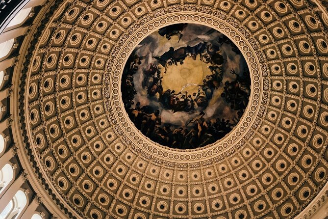 Private Tour of Washington DC - WWII Memorial: what to notice in a 15-minute stop