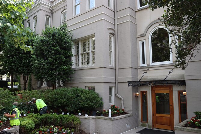 Residences of the Presidents Walking Tour: Dupont and Kalorama - Stop 1: Dupont Circle Homes and the Stories Behind Them