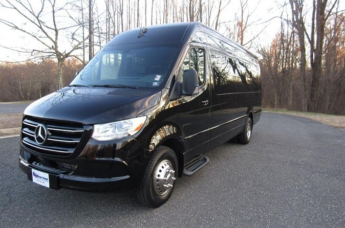 Roberts Luxury Transportation Shuttle Private Sightseeing Tour - What you’ll see: monuments and memorials that fit the DC classics