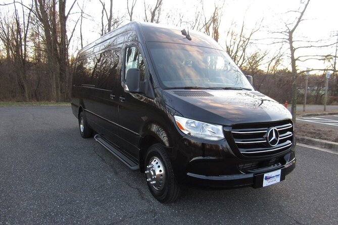 Roberts Luxury Transportation Shuttle Private Sightseeing Tour - The comfort package: AC, water, and the small extras that save the day