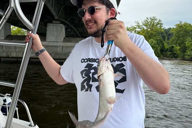 Scenic DC Fishing Charter on the Potomac - What You’ll Notice More Than You Expect (Photo Angles and River Lines)