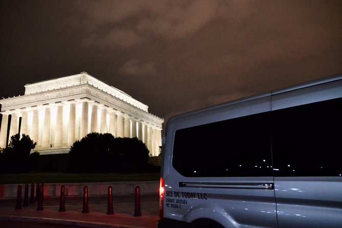 Small Group National Mall Night Tour with 10 Top Attractions - Capitol lights: U.S. Capitol grounds and the Reflecting Pool moment
