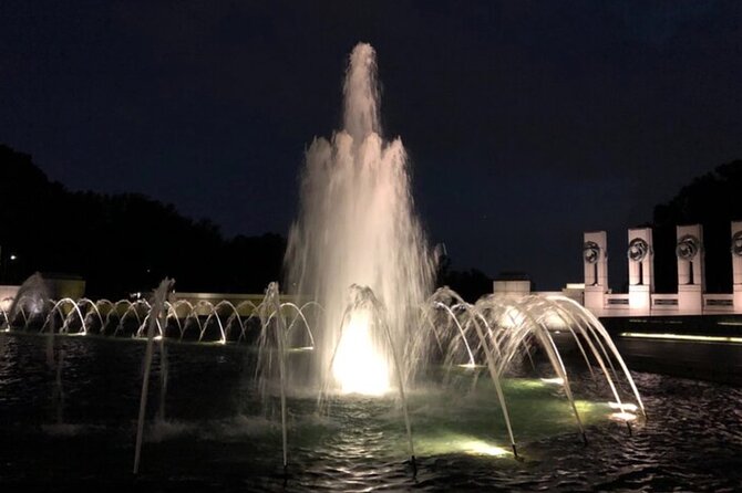 Small Group Washington DC Night Tour - A small-group Washington DC monuments loop in an air-conditioned van