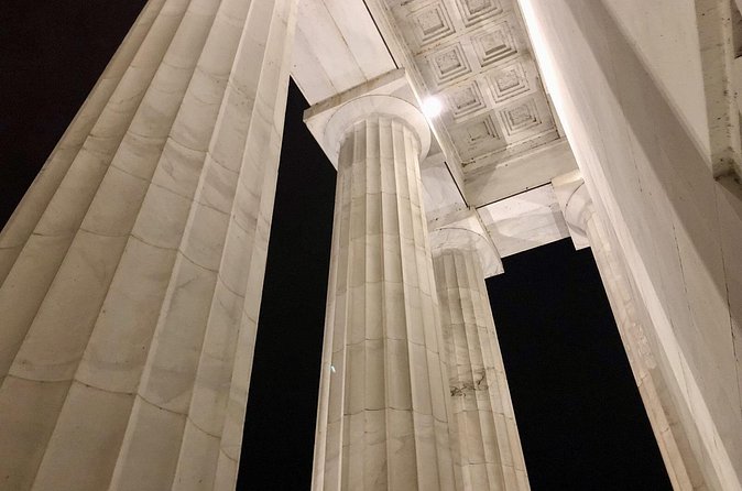 Small Group Washington DC Night Tour - World War II through Vietnam: memorials paced for photos and meaning