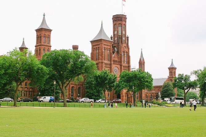 Smithsonian Museums Walking Tour with Reserved Air & Space Entry - Key points at a glance