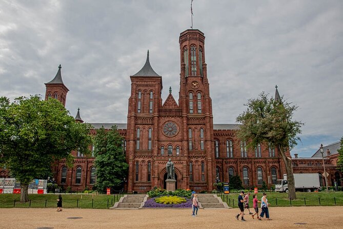 Smithsonian Museums Walking Tour with Reserved Air & Space Entry - The walking and pace reality check (and who should do it)