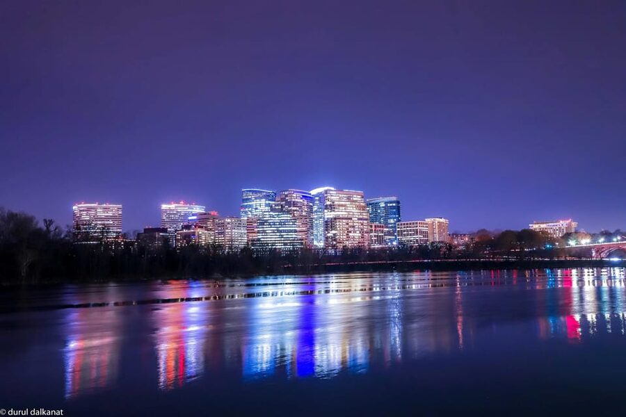 Washington After Dark Night Tour - Meeting at Hyatt Regency: where the night tour starts