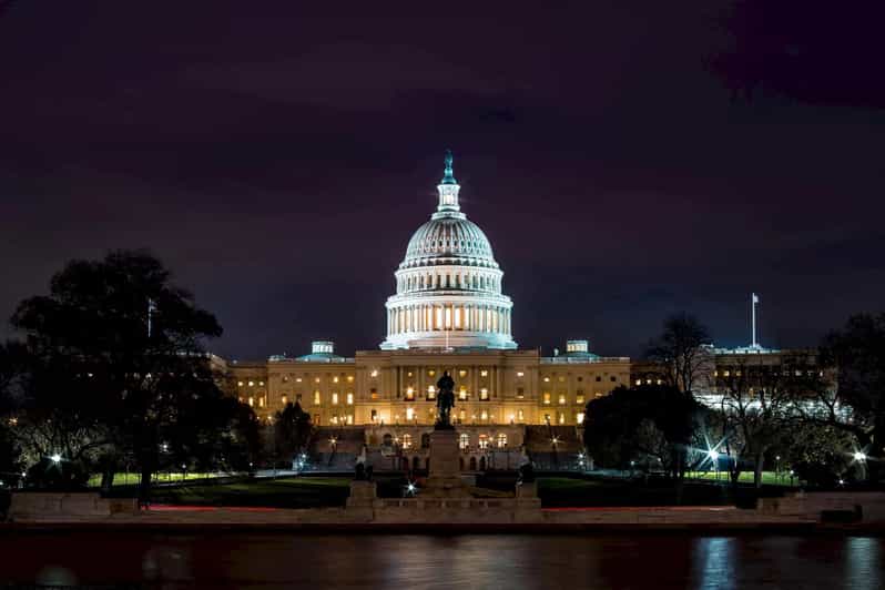 Washington After Dark Night Tour - The live guide narration: why it changes what you see