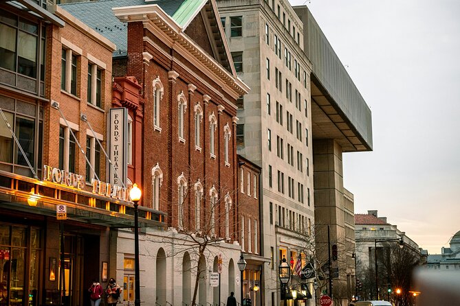 Washington D.C. Lincoln Assassination History Walking Tour - Lafayette Square: The April 15 Opening Scene