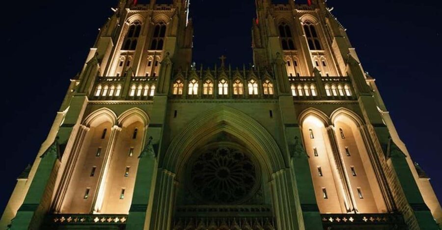 Washington DC: After Dark Night-Time Sightseeing Tour - Meeting at Hyatt Regency and Riding in an Air-Conditioned Van