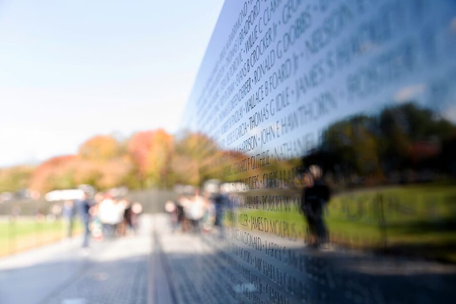 Washington DC: Bus Tour to the Highlights of the Capital - The Bus, the Timing, and the Little Comfort Wins