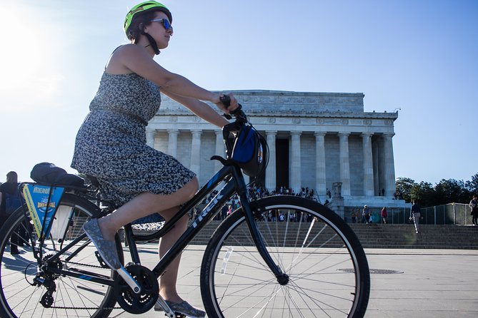 Washington DC Capital Sites Bike Tour - The guide effect: safety, storytelling, and when audio can be an issue