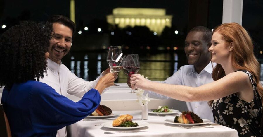 Washington DC: Christmas Eve Gourmet Brunch or Dinner Cruise - What’s actually included in the meal (and what to expect from the menu)