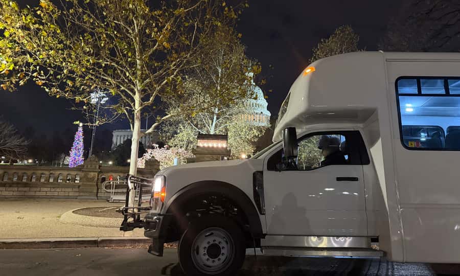 Washington, DC: Christmas Tree & Holiday Lights Bus Tour - The National Christmas Tree and the Pathway of Peace