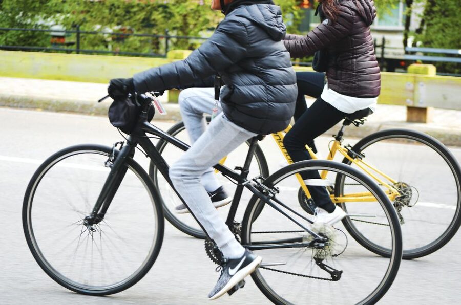 Washington DC: E-Bike Rental - Picking up your e-bike near the US Navy Memorial Plaza