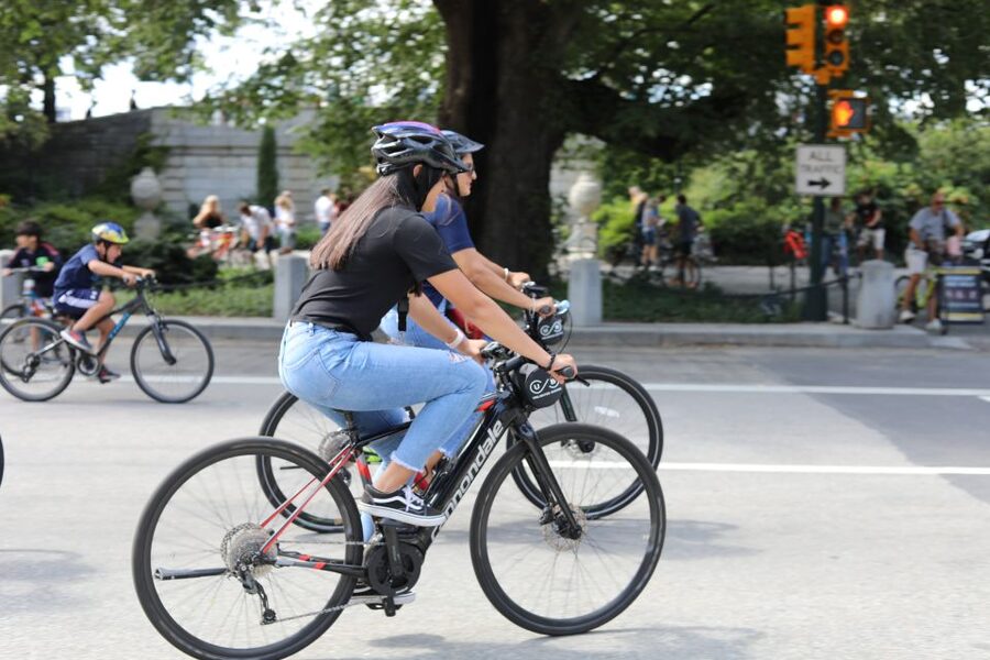 Washington DC: E-Bike Rental - How pedal assist affects your battery and your mood