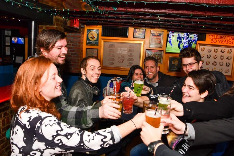 Washington DC: Ghosts Boos and Booze Haunted Pub Crawl - Round Robin and the brandy moment with Ulysses S. Grant