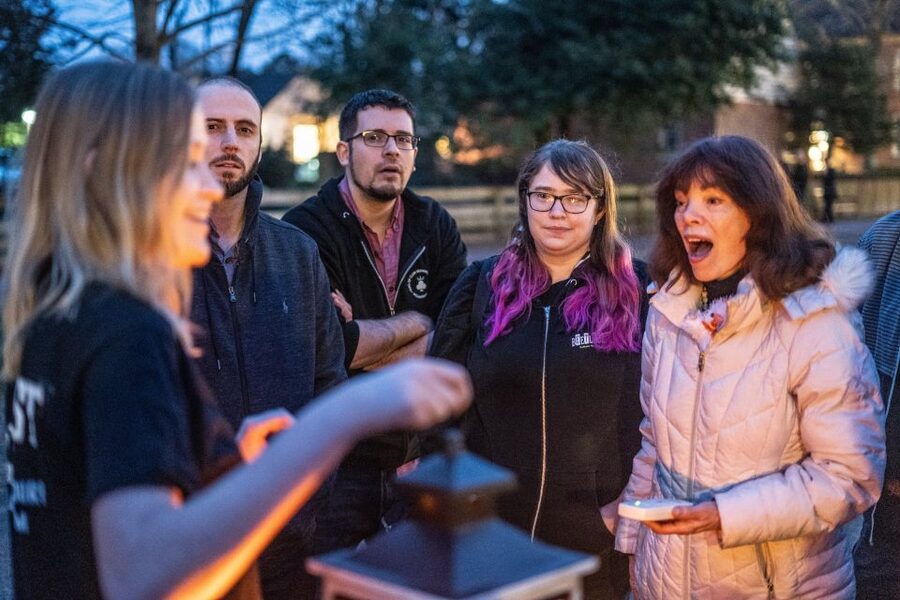 Washington DC: Ghosts Boos and Booze Haunted Pub Crawl - Prohibition-era bootleggers, backroom deals, and scandal talk