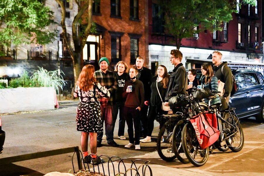 Washington DC: Ghosts Boos and Booze Haunted Pub Crawl - Practical tips: what to bring, what to avoid, and how to stay comfortable