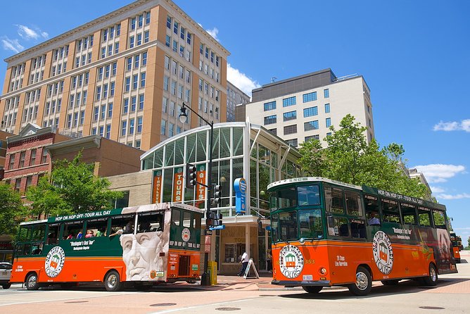 Washington DC Hop-On Hop-off Trolley Tour with 15 Stops - FDR, MLK, Lincoln, and WWII: One Ride, Several Emotional Stops