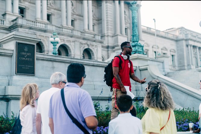 Washington DC in One Day: Guided Sightseeing Tour - Start Smart: Meeting at the Navy Memorial and Getting Your Bearings