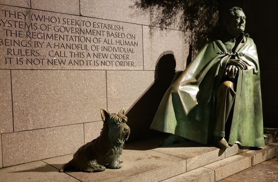 Washington DC: Monuments by Moonlight Nighttime Trolley Tour - Price and logistics: is $48 worth it for 150 minutes?