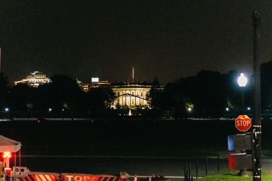 Washington DC: Monuments by Moonlight Nighttime Trolley Tour - Comfort, restrictions, and what to pack for a night in DC