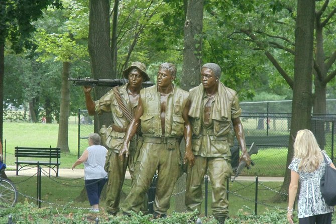 Washington DC Monuments self-guided walking tour & scavenger hunt - Price and group value: $44.85 per group (up to 6)