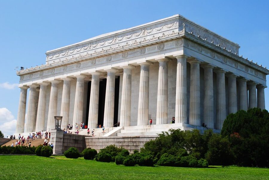 Washington DC: Multilingual Private Day or Evening SUV Tour - Night tour: the same DC, lit up with a shorter hit list