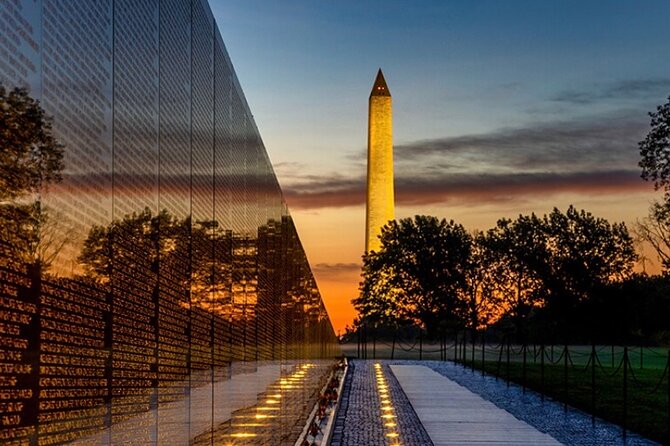 Washington DC Night-Time City Tour - Meeting point, timing, and how the bus experience works