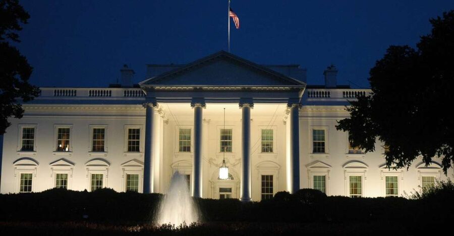Washington DC: Night Tour with 10+ Stops, Admission Tickets - Why a 3-hour night bus tour works on your first DC night