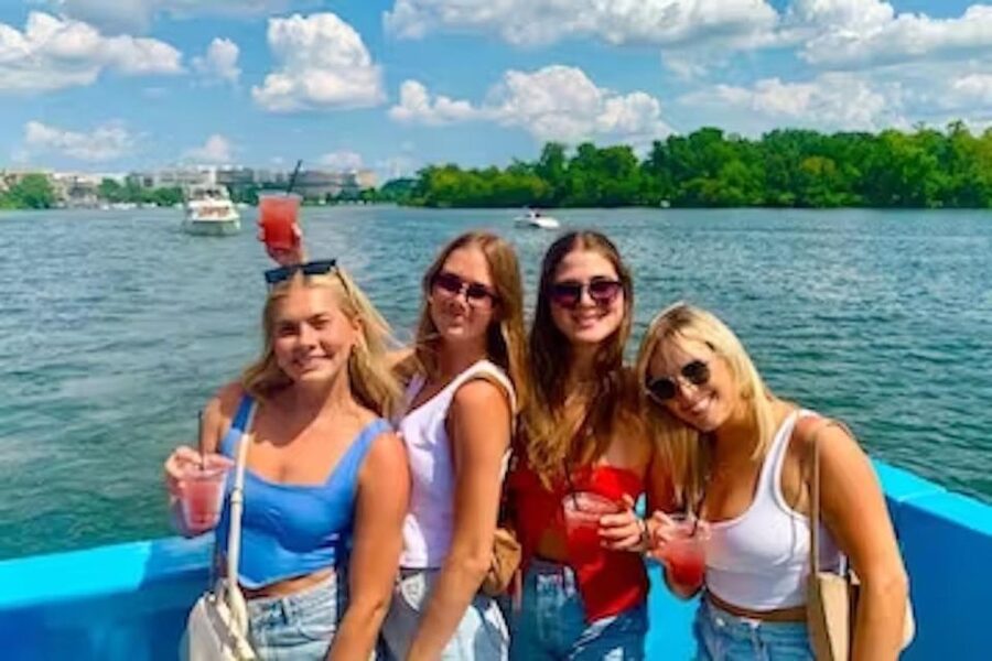 Washington, DC: Potomac River Yacht Cruise with Open Bar - Meeting at Georgetown Waterfront: Find Nick’s Correctly
