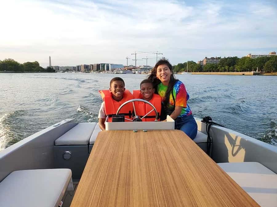 Washington DC: The Wharf Self-Driven Boat Tour with Map - The meet-up at 101 Market Square SW: where your boat day starts