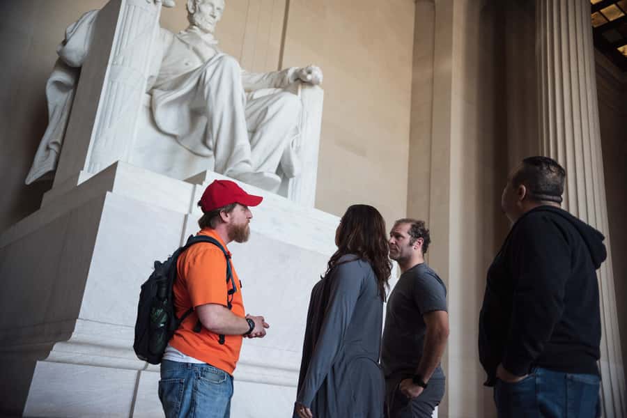 Washington Monument Ticket & National Mall Memorials Tour - Vietnam Veterans Memorial: how to find a name and what it means