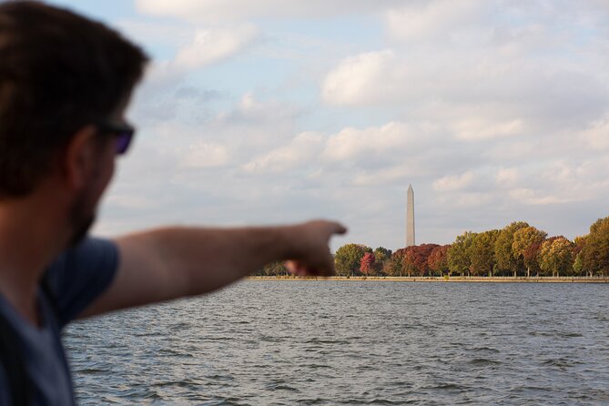 Washington: Potomac River Cruise & Guided Georgetown Walking Tour - Martin’s Tavern Proposal Booth: Kennedy History You Can Stand Right Next To